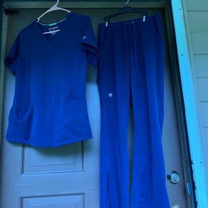 NWOT healing hands scrub set